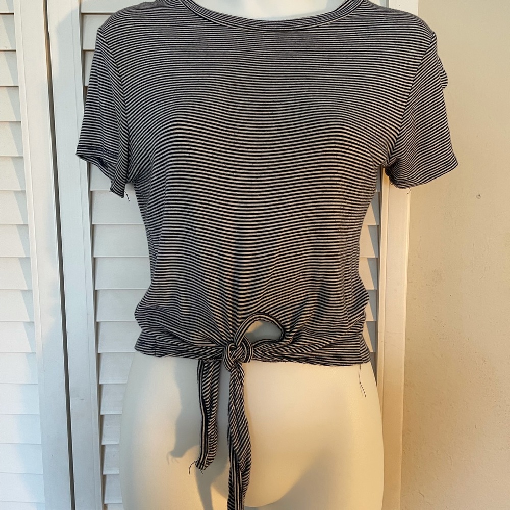 Size medium stripe tie shirt